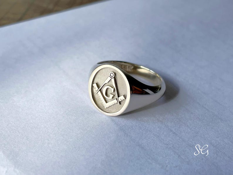 Master Mason Blue Lodge Ring - 10K to 18K Gold Various Sizes - Bricks Masons