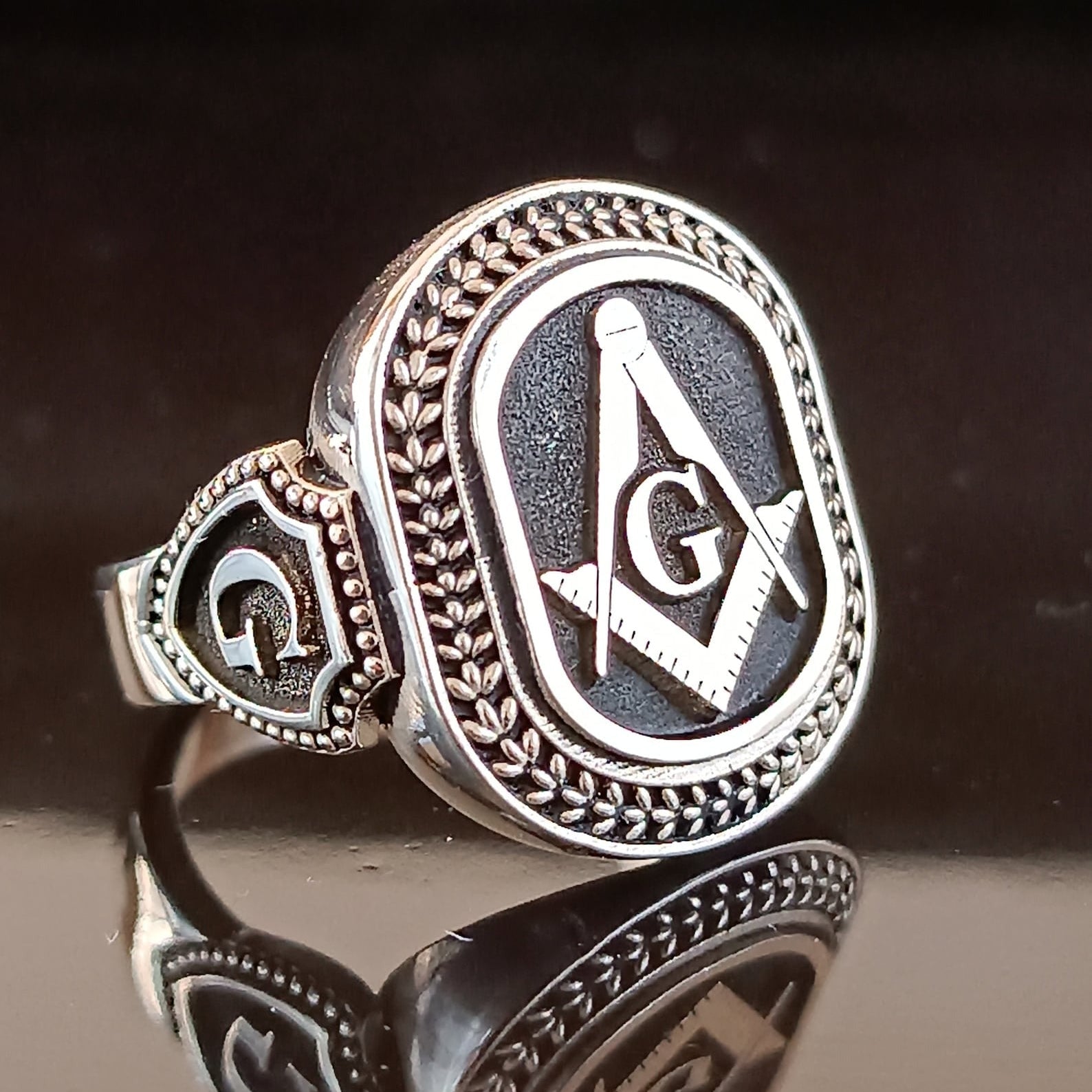 Master Mason Blue Lodge Ring - Oval Shape With Square & Compass G - Bricks Masons