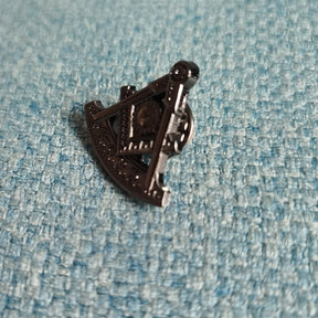 Past Master Blue Lodge Lapel Pin - Antique - Bricks Masons