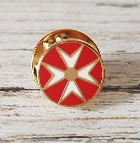 Order Of Malta Commandery Lapel Pin - Red Cross - Bricks Masons