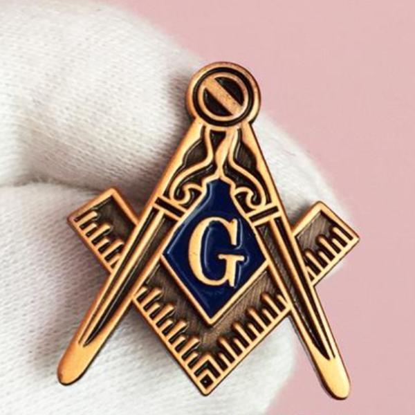 Square & Compasses G Motif Masonic Lapel Pin - Bricks Masons
